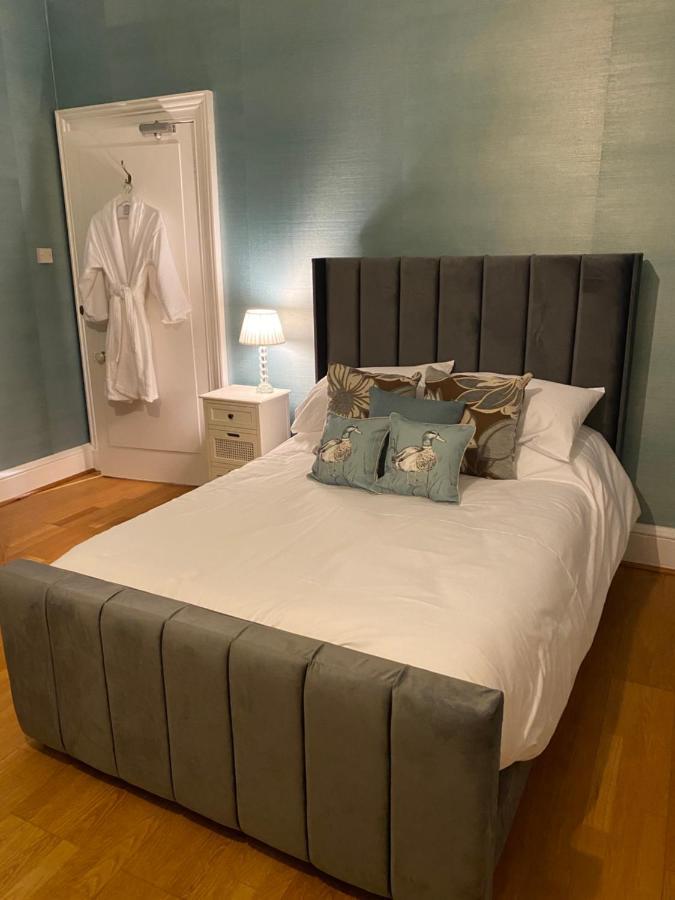 אובאן Ardmor Guest House מראה חיצוני תמונה